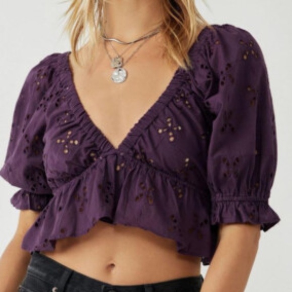 Free People Gardenia Eyelet Top Grape Size X-Small Gently Used Boho Cottagecore - Picture 1 of 5